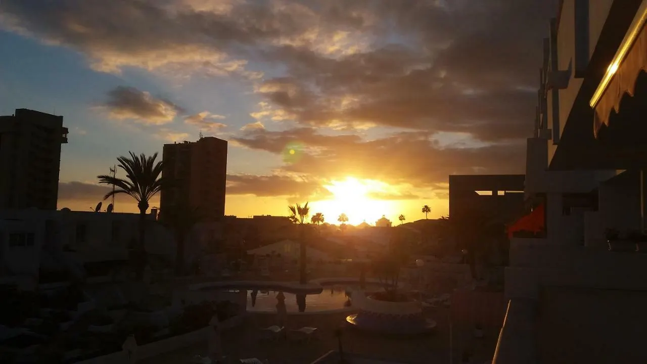 Azahara Playa -Las Vistas Beach Free Wifi 美洲海滩 公寓